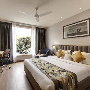 4* Отель East Park